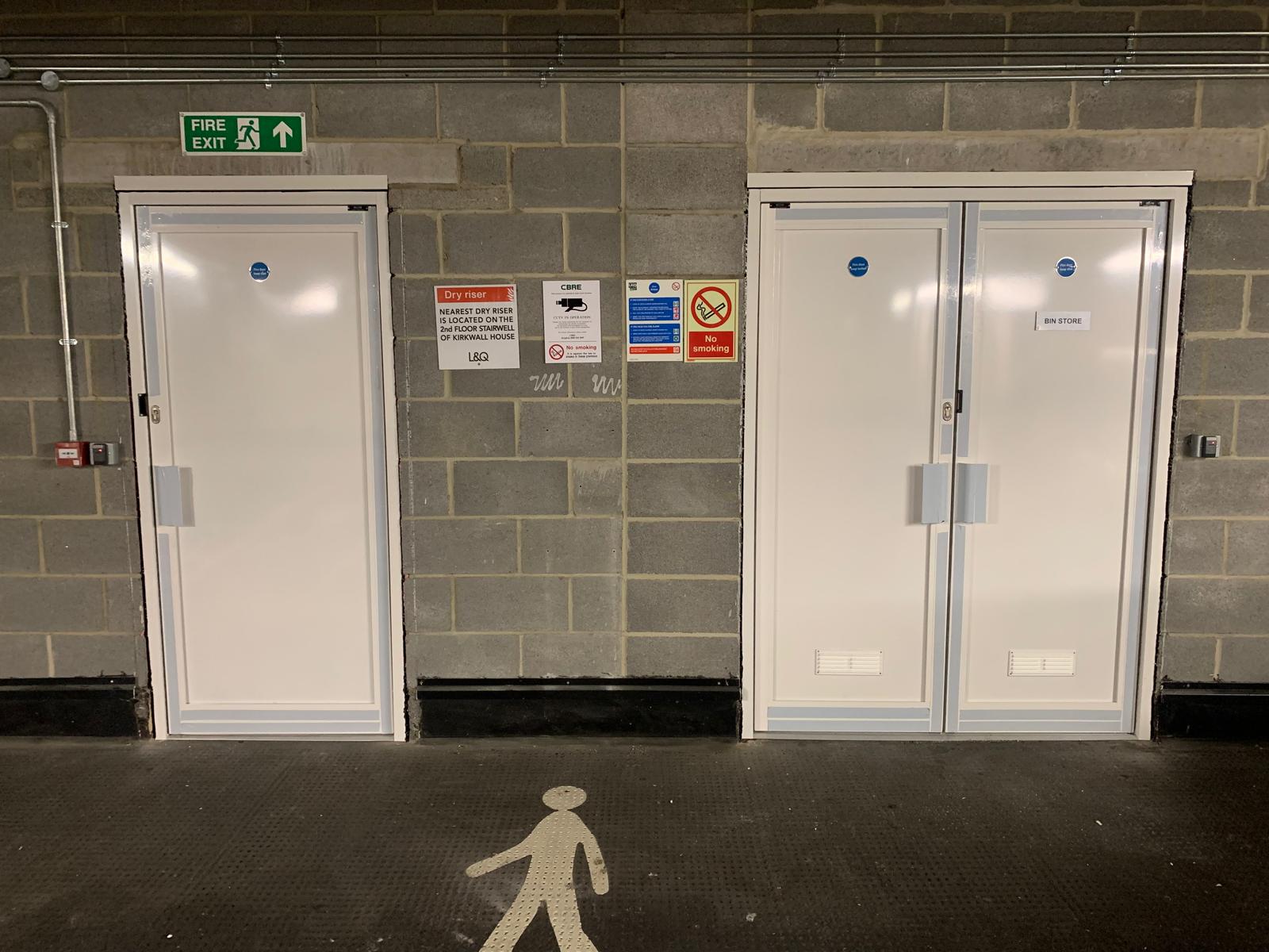 installer of fire exit door